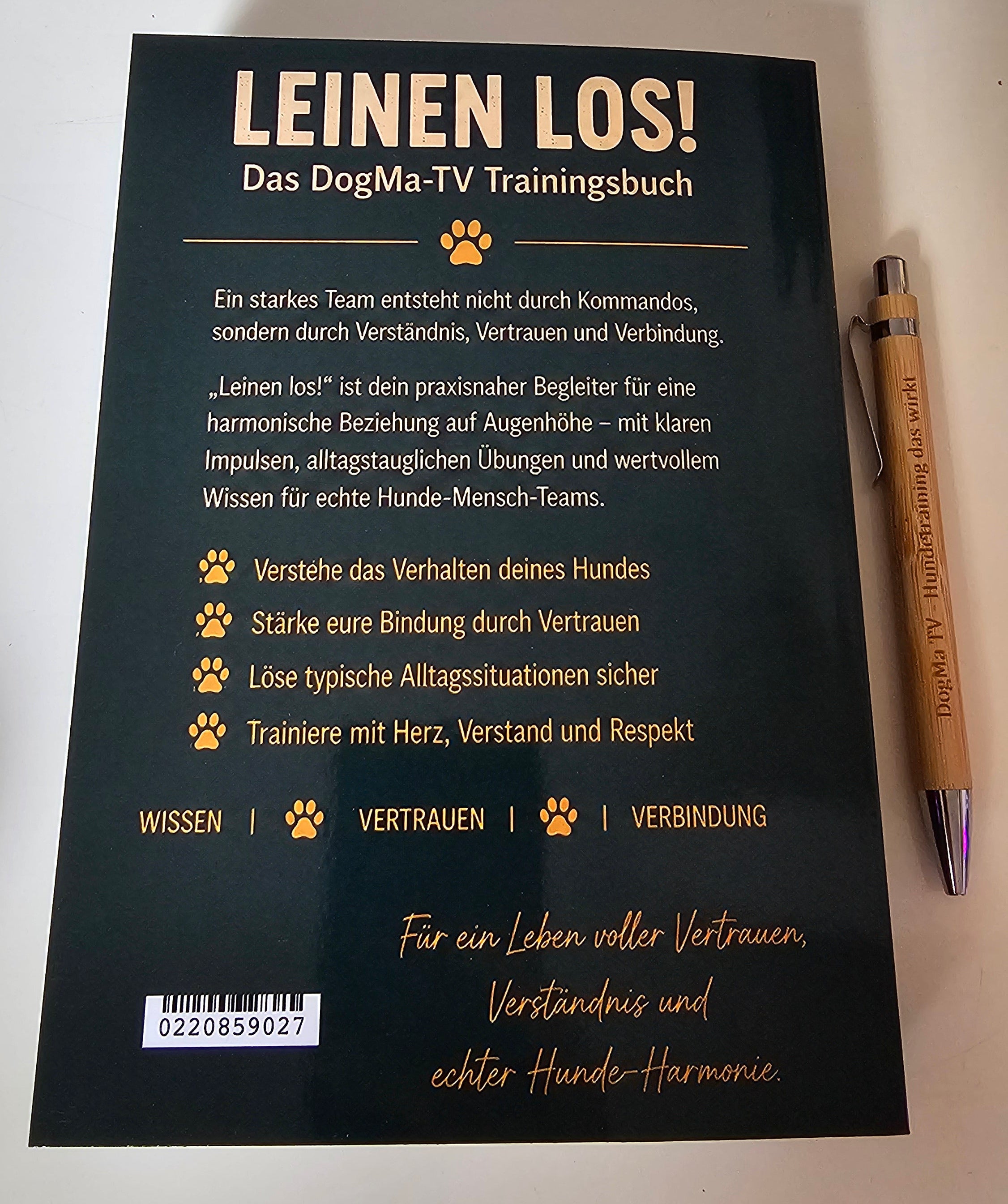 📘 Leinen Los! – Das DogMa-TV Trainingsbuch | Handsigniert inkl. Holz-Kugelschreiber & Lesezeichen 🐾